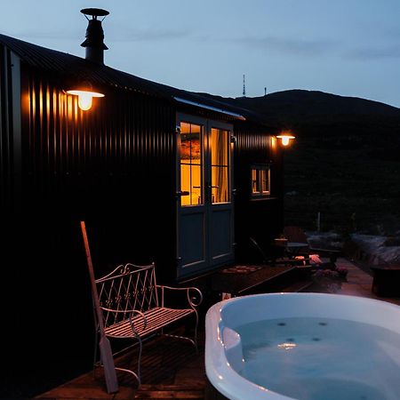Black Hut At Slieve Croob Glamping Ballyward Exterior foto